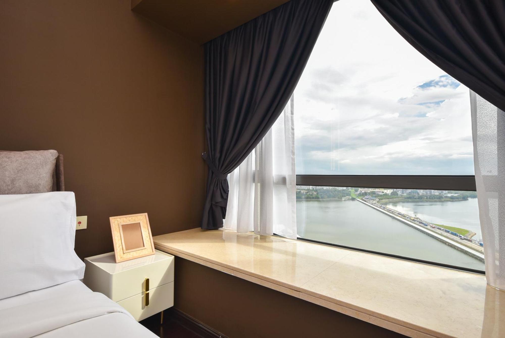 Apartment R&f Princess Cove By Nest At *