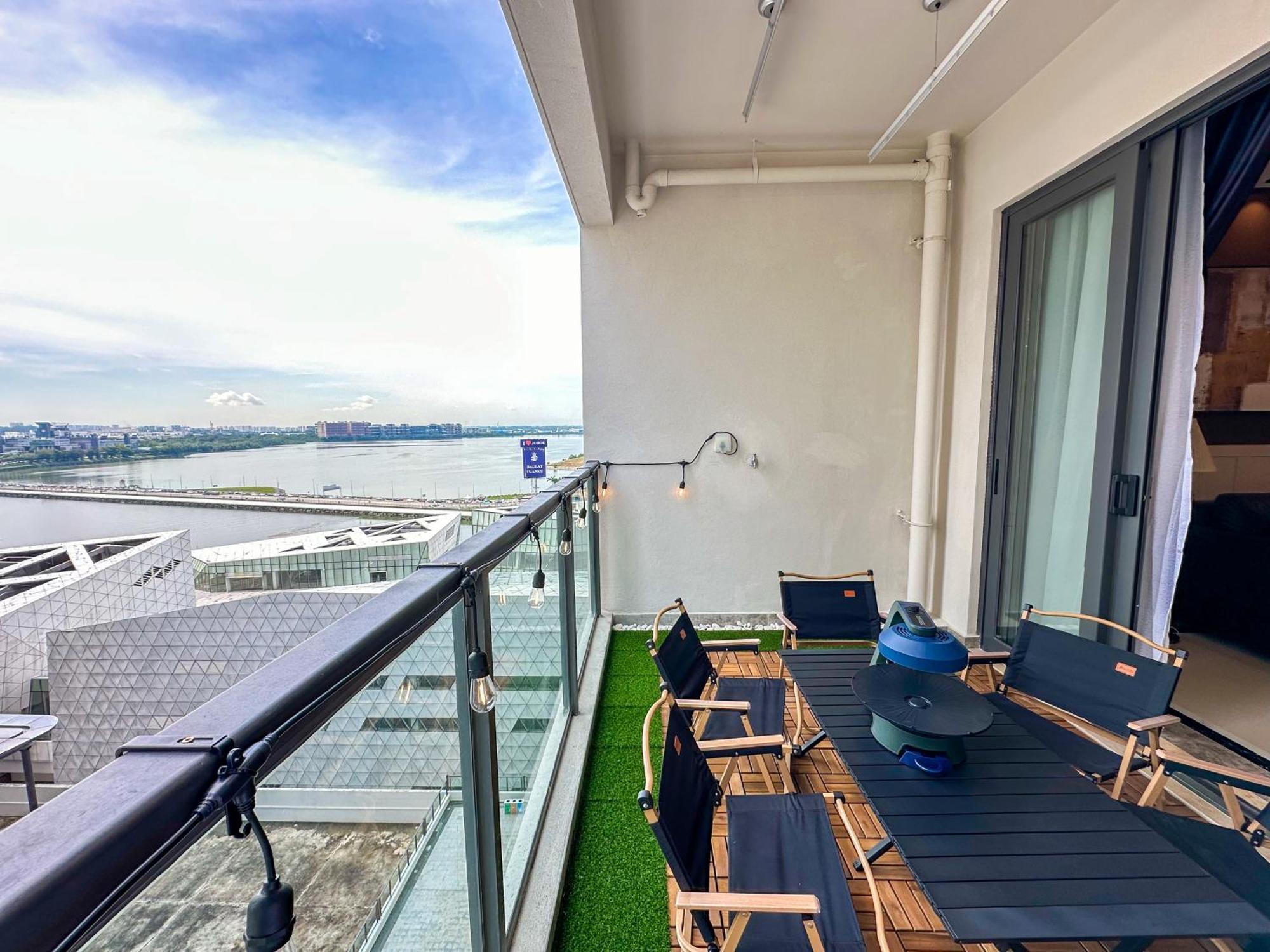 Apartment R&f Princess Cove By Nest At